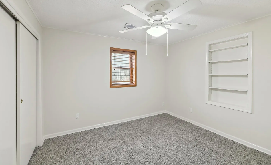 Building Photo - 6585 NW 56th St