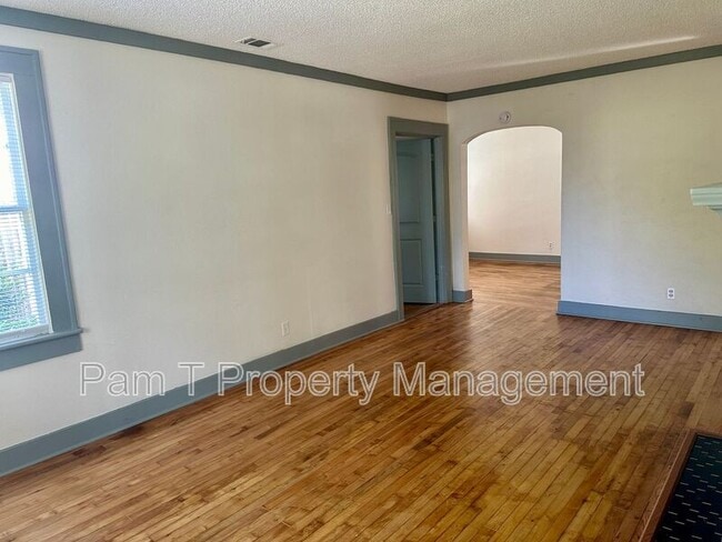 Building Photo - 2214 E.43rd St.