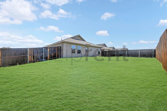 Building Photo - 900 Wildflower St