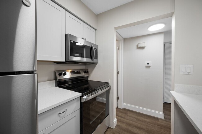 Interior Photo - Breezy Palms