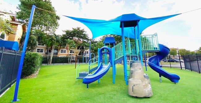 Building Photo - 8851 Wiles Rd