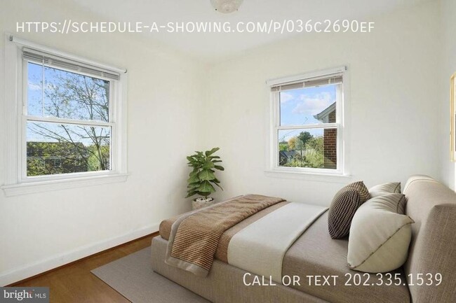 Building Photo - 1509 Channing St NE