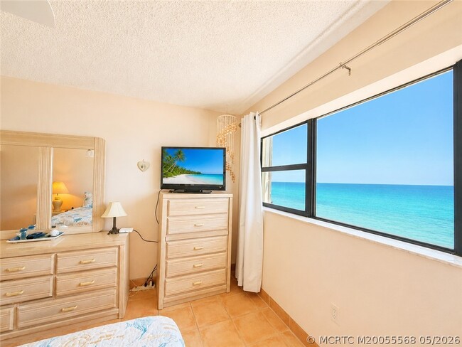 Building Photo - 7440 S Ocean Dr
