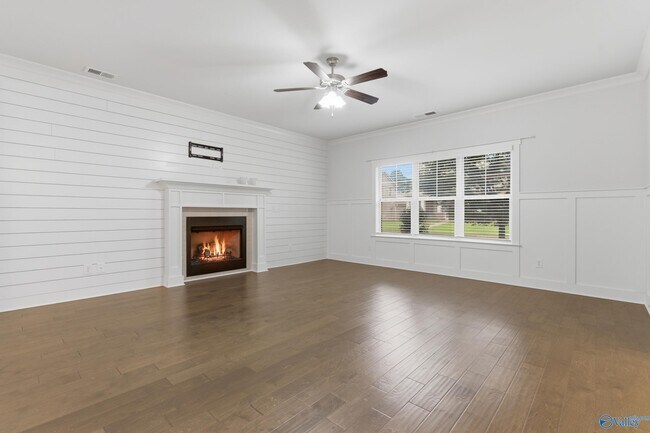 Building Photo - 8 Desert Oak Ct SW