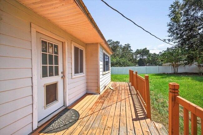 Building Photo - 4214 Woodcrest St