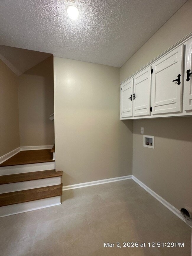 Building Photo - Germantown/ Gorgeous 5 Bedroom Home Newly Renovated