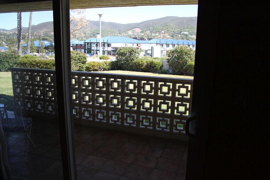 Building Photo - 1009 La Pluma Ct