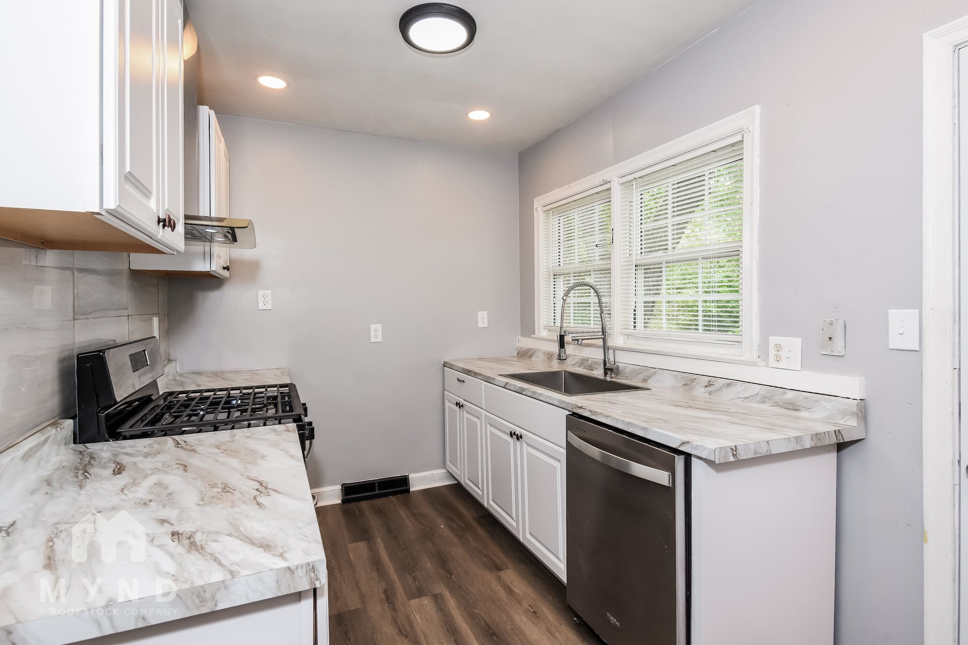 Building Photo - 2313 Eastway Rd