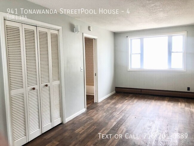 Building Photo - 941 Tonawanda St