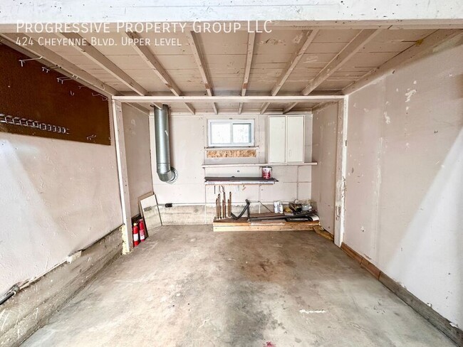 Building Photo - Updated apartment in Historic Ivywild neig...