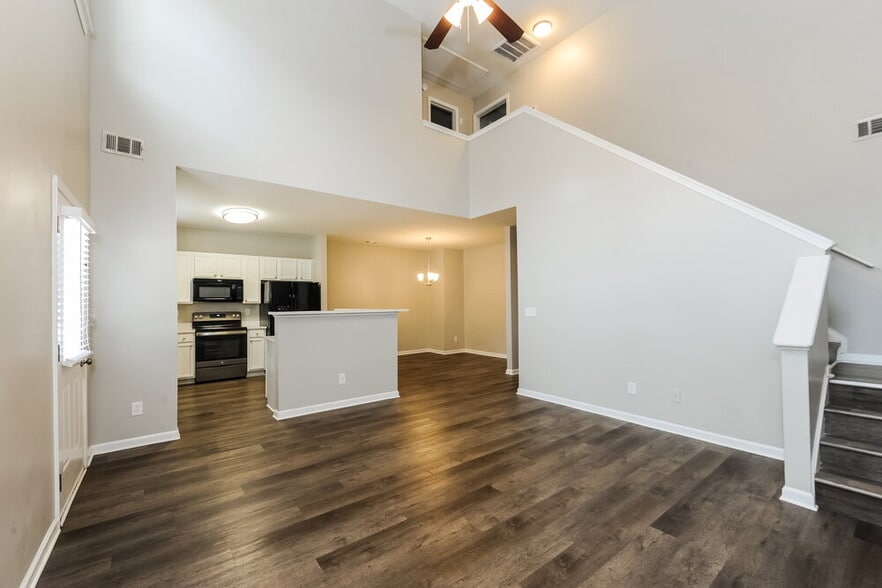 Building Photo - 202 Oconee Way