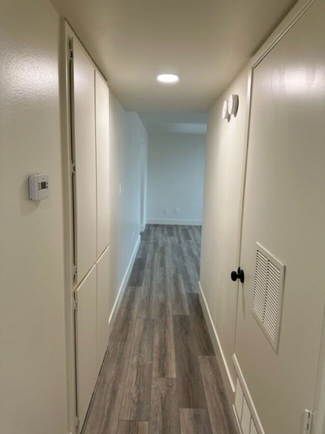 Building Photo - 1817 W Wood Dr