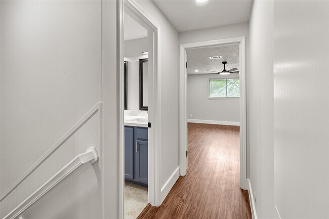 Building Photo - 9639 Springview Ln