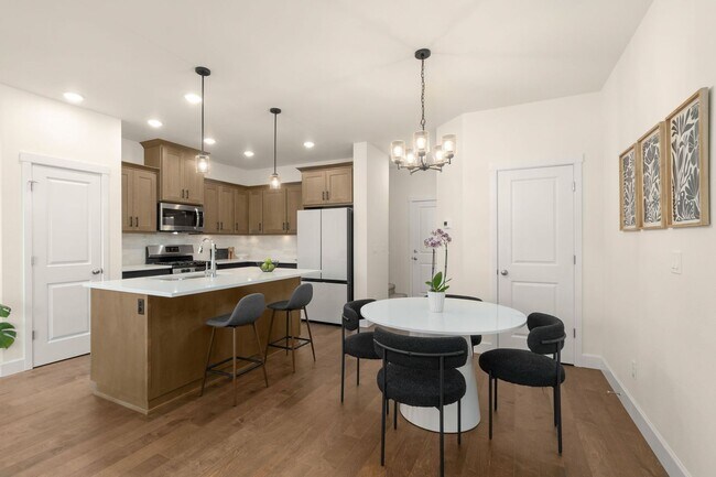 Building Photo - Modern 3 Bedroom, 2.5 Bathroom Townhome in South Cooper Mountain