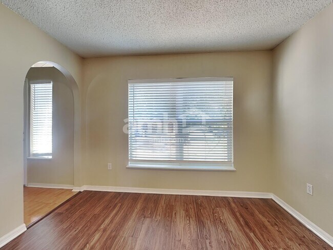 Building Photo - 6936 Crown Lake Dr