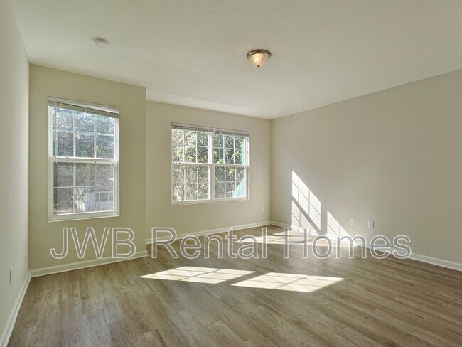 Building Photo - 9109 India Ave