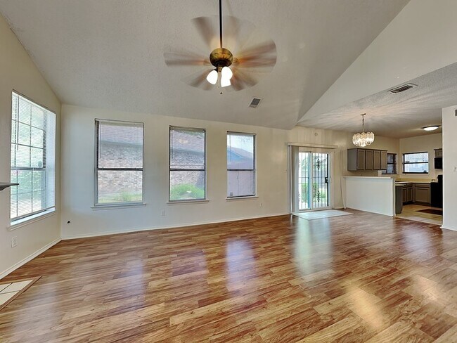 Building Photo - 1012 Garden Trail