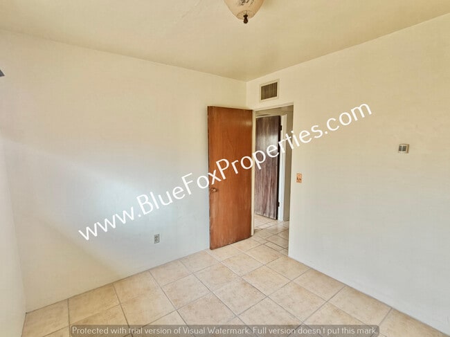 Building Photo - 6728 N Abington Rd