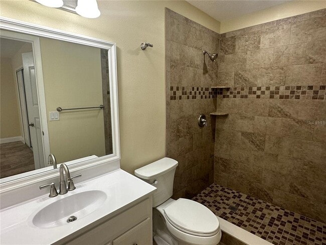 Building Photo - 210 Foxwood Dr