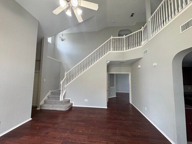 Building Photo - Spacious Midway ISD Home
