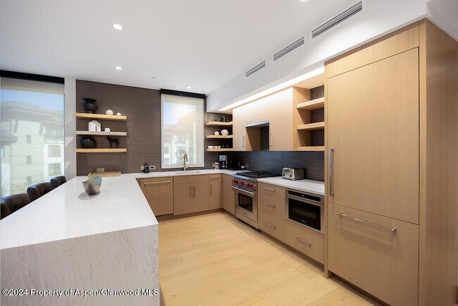 Building Photo - 130 Wood Rd