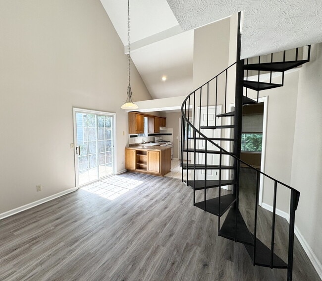 Building Photo - Charming 2 Bed/2 Bath Home in Woodstock – ...