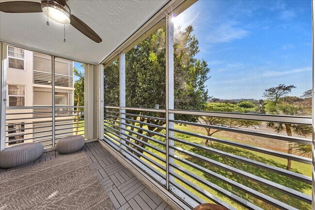 Building Photo - 3520 Oaks Way