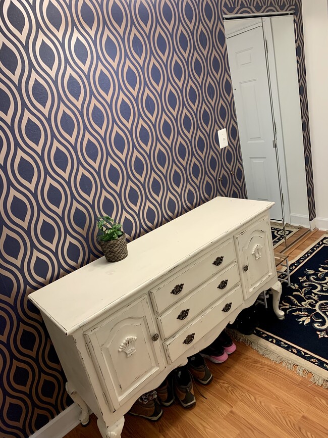 Hallway cabinet - 504 Bashford Ln