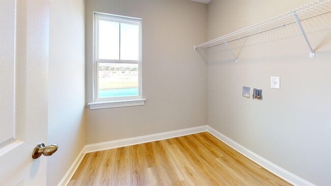 Building Photo - 1032 Moen Lp