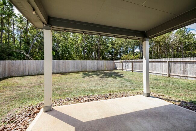 Building Photo - 25207 Pomegranate Pl