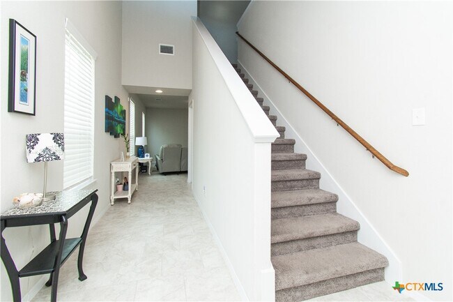 Building Photo - 220 Blue Agate Ct