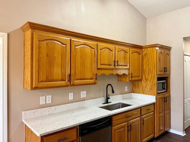Building Photo - 4316 Bayou Ridge Dr