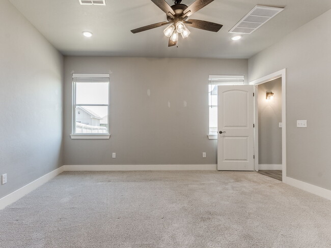 Building Photo - 3212 Hayven Cir