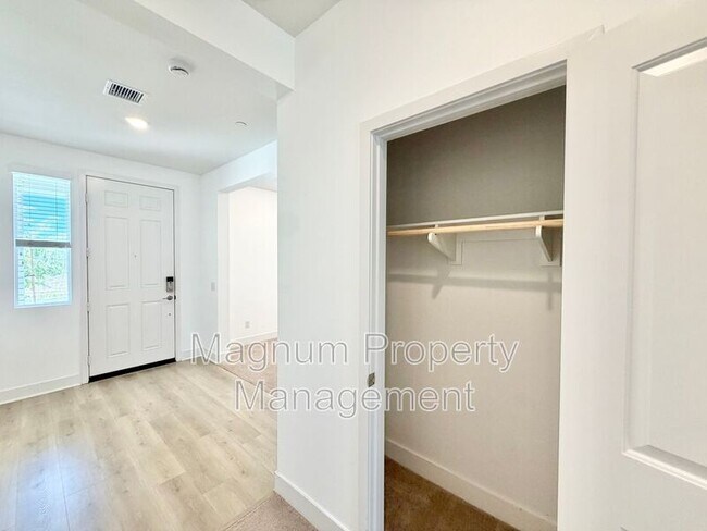 Building Photo - 34390 Coconut Cir