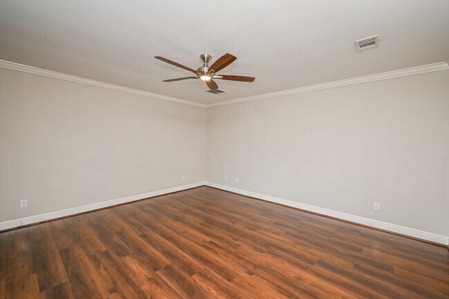 Building Photo - 414 Fox Briar Ln