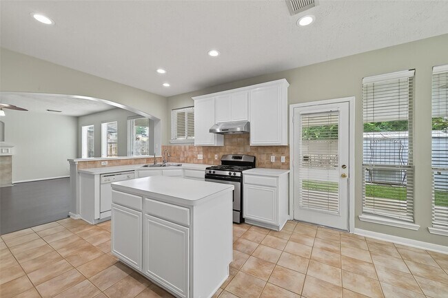 Building Photo - 16642 Chinn Ridge Ln