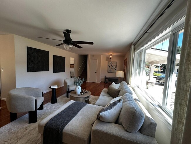 Building Photo - 2172 La Salle Dr