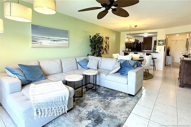 Building Photo - 9940 S Ocean Dr