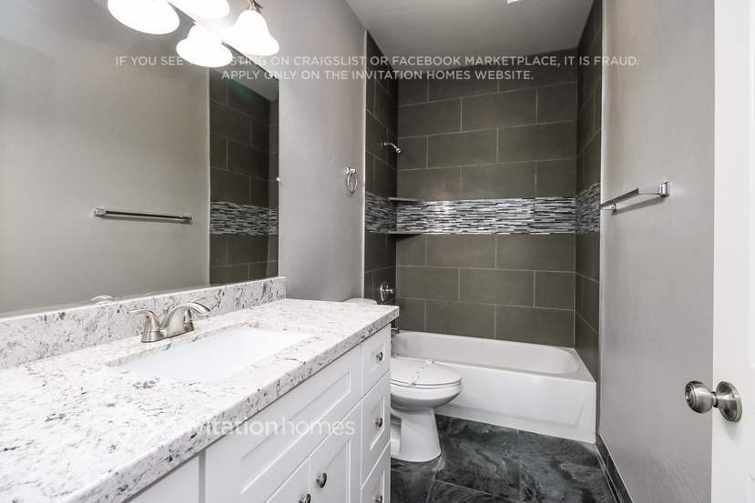 Building Photo - 10729 E Pampa Ave