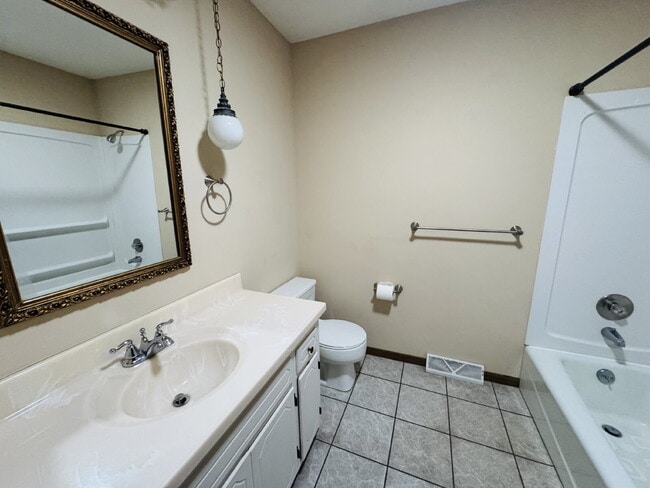 Building Photo - Winter Special half month off with February move in! 4-Bedroom Home in Blaine with 2 Full Baths a...