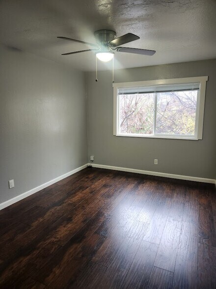 Building Photo - 1648 Russell St