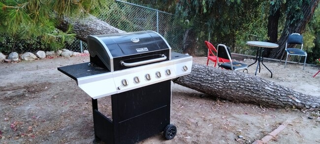 Building Photo - 0948 Hillrose St