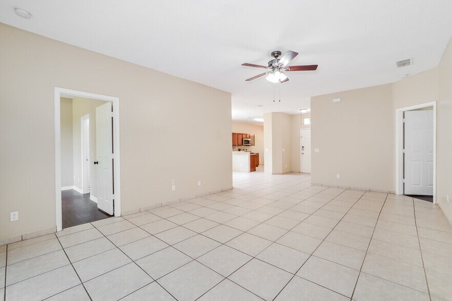 Building Photo - 4059 Boca Woods Dr