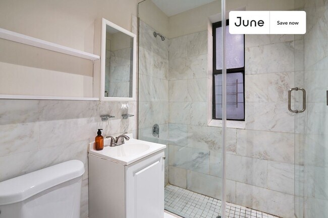 Building Photo - 23 E 109th St