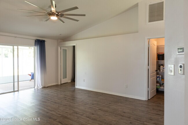 Building Photo - 1572 Holbrook Rd NW