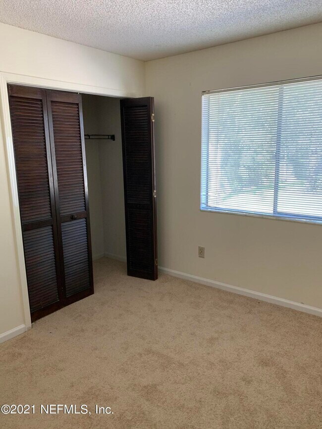Building Photo - 8300 Plaza Gate Ln