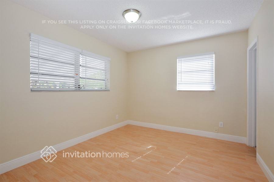 Building Photo - 3100 SW 20th Ct