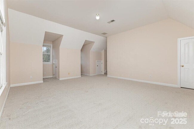 Building Photo - 3439 12 Oaks Pl