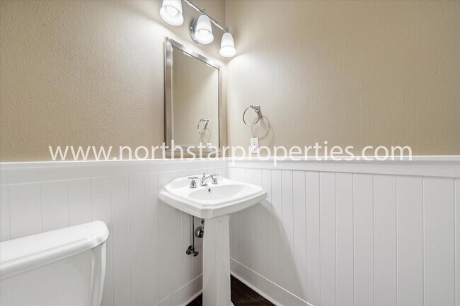 Building Photo - New Exquisitely Designed Dream Home in Lak...