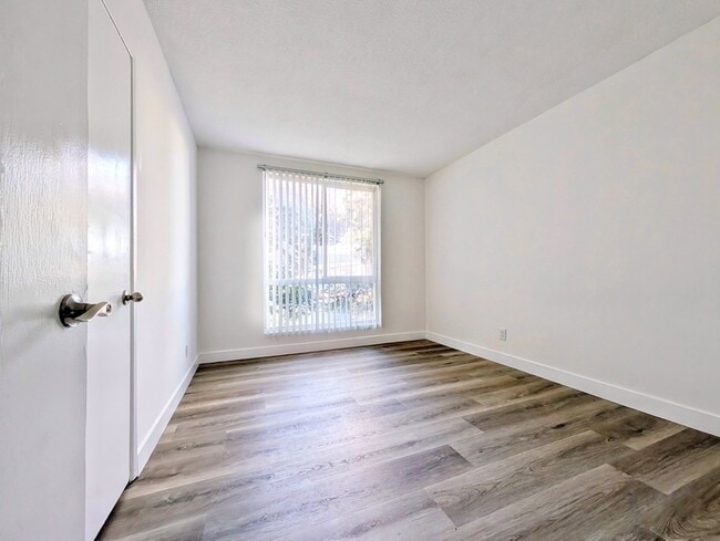 Building Photo - 1818 W Sumac Ln